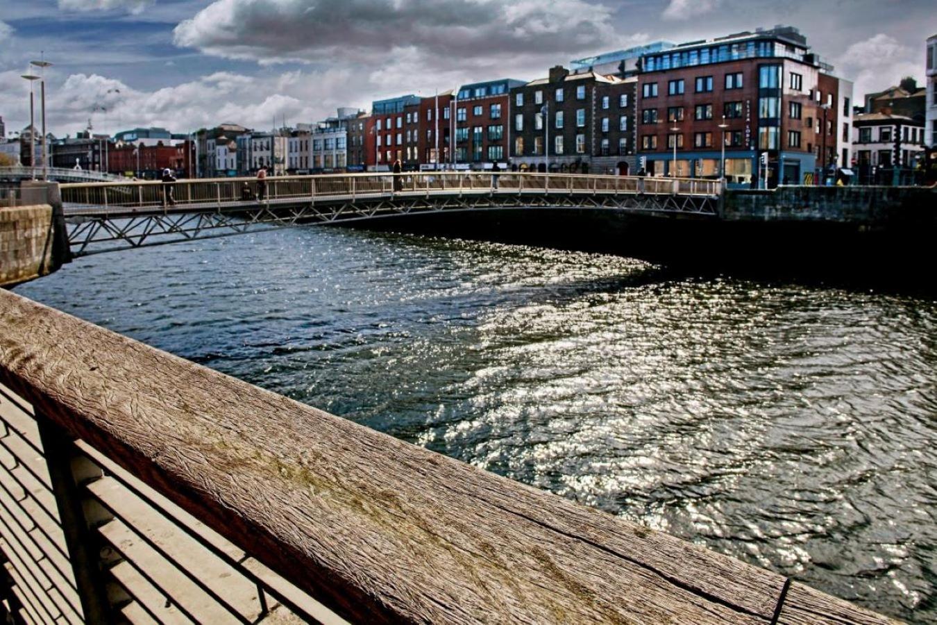 Wellington Temple Bar Hotel Dublin Exterior foto